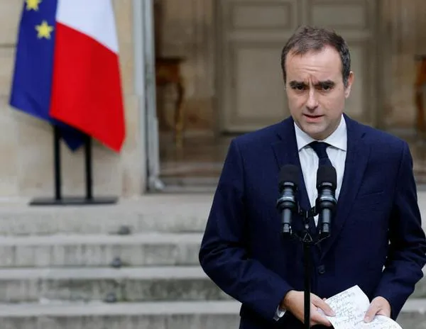 Macron vuelve a nombrar al dimisionario Lecornu como primer ministro en Francia