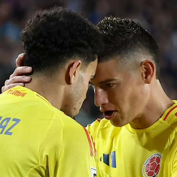 Foto de James Rodríguez y Luis Díaz, en nota de  por qué hora de amistoso Colombia vs. México cambió por juego del Mundial Sub-20