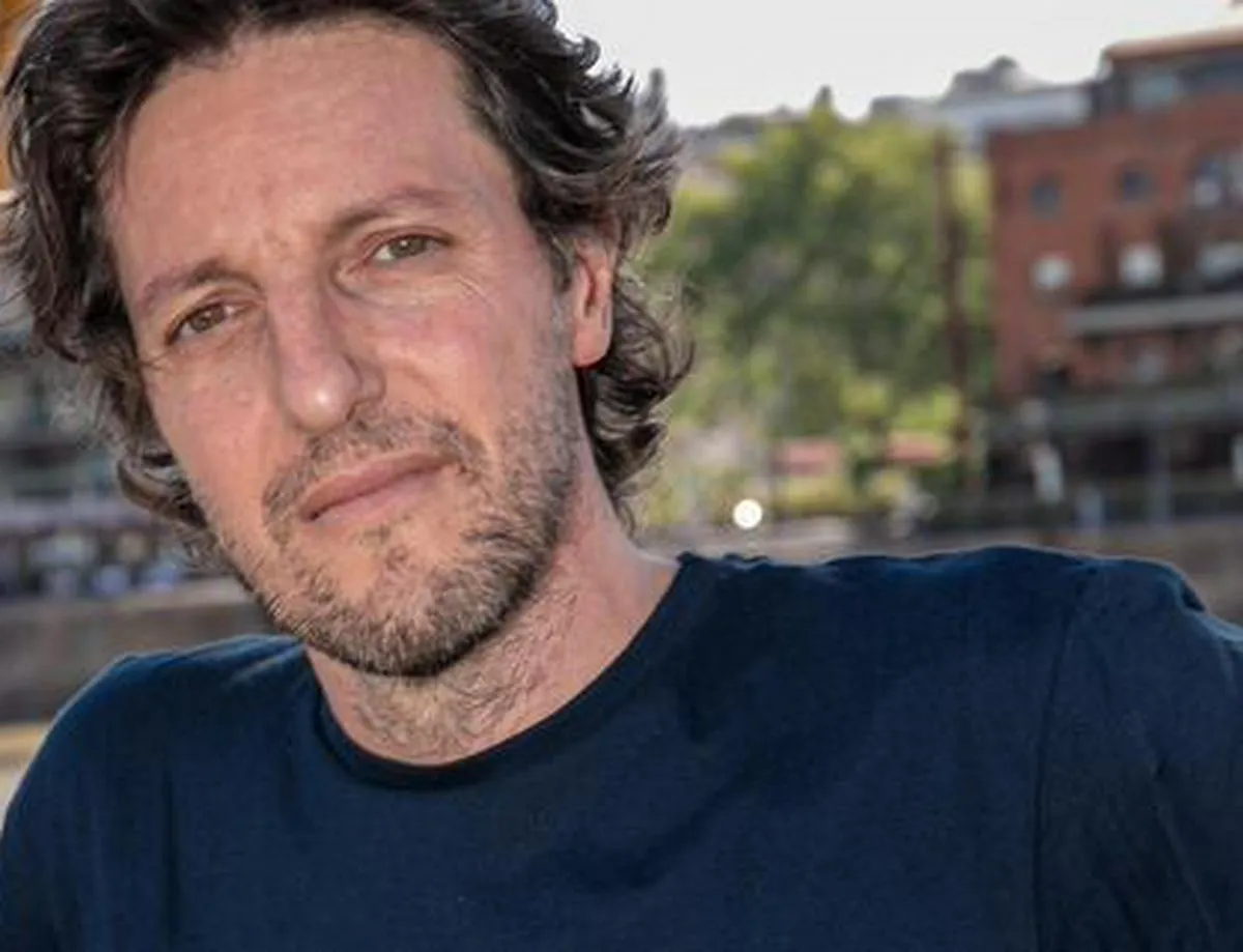 “Me gusta el extrañamiento que va erosionando, como agua que gotea, las defensas de la racionalidad”: Alan Talevi