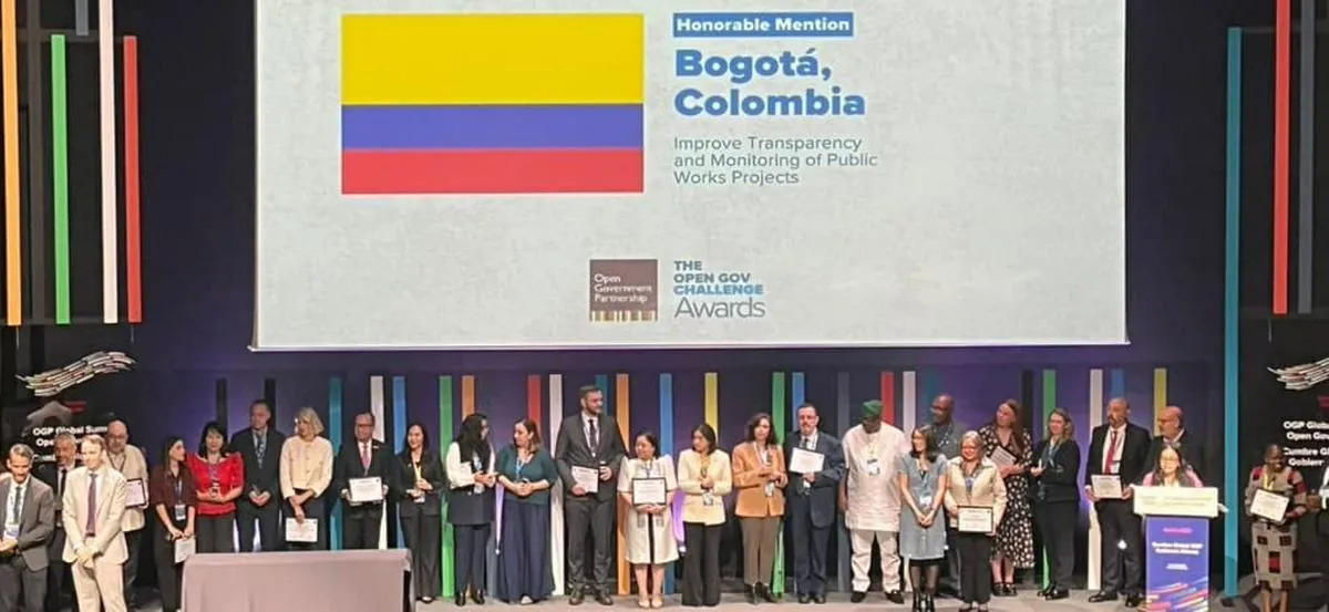 Bogotá recibe mención honorífica en España por iniciativa de transparencia en infraestructura pública