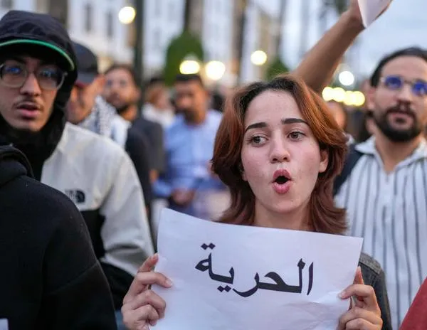 La semana en imágenes: alto el fuego en Gaza, dos años del ataque de Hamás y protestas en Marruecos