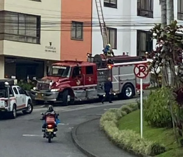 Manizales: salida de humo en edificio alerta a ciudadanos en Palermo, Bomberos atendió la emergencia