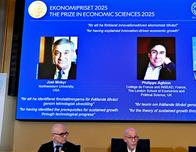 Mokyr, Aghion y Howitt ganan el Nobel de Economía 2025 tras explicar el crecimiento desde la innovación