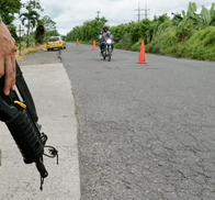 Accidente en Caloto (Cauca): un soldado fue arrollado por un civil que también terminó herido