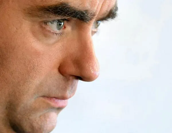Francia: Sébastien Lecornu, bajo presión, presentará proyecto de presupuesto ante el Parlamento