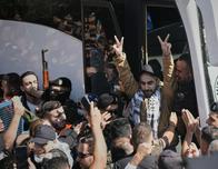 Alto el fuego en Gaza: entre alegría y decepción, el regreso de 88 presos palestinos a Ramala