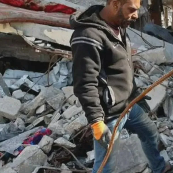 Inician obras para retirar escombros en Gaza tras acuerdo de paz