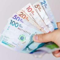 Foto de dinero colombiano, en nota de cómo invertir en fiduciaria en Colombia desde $30.000, muy rentable y millonario