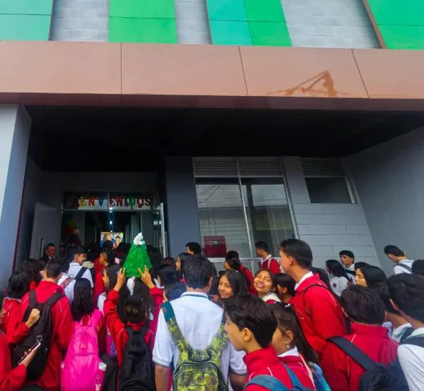 Dice la rectora: “no es cualquier colegio, es el mejor que se puede construir por nosotros", vea imágenes 