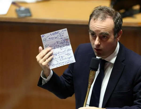 El primer ministro francés propone la suspensión de la reforma pensional hasta nuevas elecciones