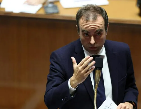 Lecornu anuncia que presentará enmienda para suspensión de la reforma de las pensiones en noviembre