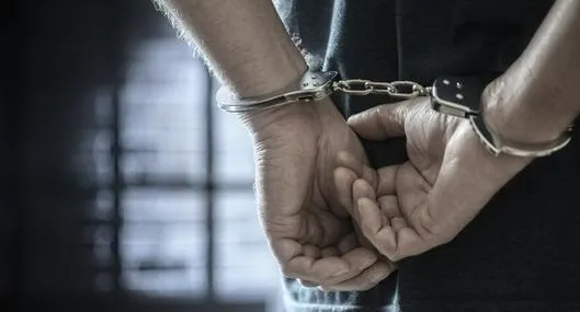 Arrestan a influencer con millones de seguidores por vínculos con narcos