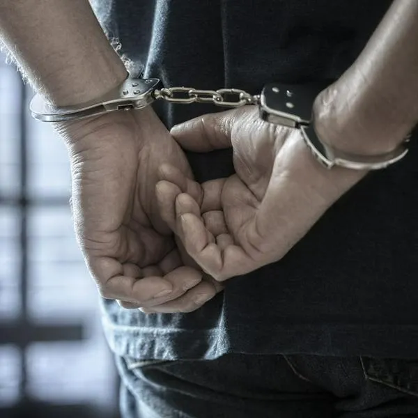 Arrestan a influencer con millones de seguidores por vínculos con narcos