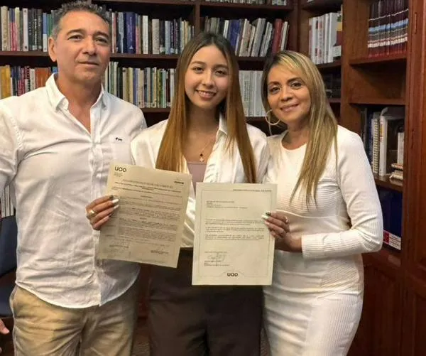 UAO otorga la beca Embajadora de Excelencia a Sara Macías por su triunfo mundial en oratoria