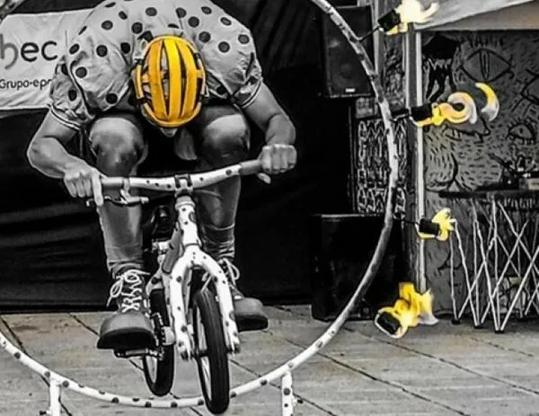 El Bufón que cambió la sátira por el pedal: Representará a Manizales en Valparaíso en el Upa Chalupa
