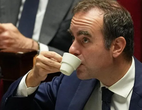 Lecornu respira después de superar la censura y antes de su siguiente desafío: ¿se mantendrá a salvo?