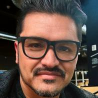 Hassam publicó primera foto hospitalizado y dice que sigue vivo