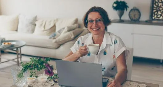 ¿Cómo debe ser una casa para un adulto mayor en Colombia? Hay hogar inteligente