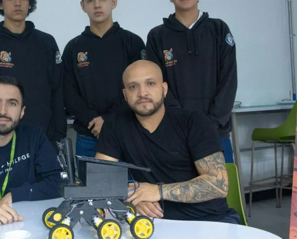 Crearon el club hace dos años y ahora van a Panamá a representar a Colombia en WRO, las olimpiadas de robótica