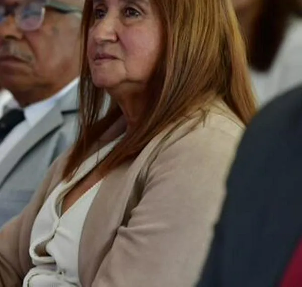 “Mi niña no tuvo una niñez digna”, madre de joven con piel de mariposa en acto del Estado
