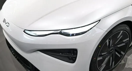 BYD pone en cortocircuito a Toyota y Mazda con carro híbrido Seal 05 DM-i 2026