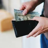 Dólar en Colombia bajó de los $ 3.800 y moneda cayó casi 100 pesos ahora
