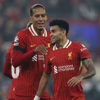 Foto de Virgil Van Dijk y Luis Díaz, en nota  de que Liverpool tras Luis Díaz llevó a Virgil Van Dijk a dura confesión sobre calidad