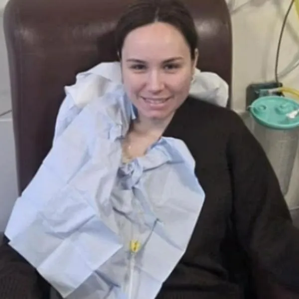 Mujer creyó que tenía estreñimiento y terminó en diagnóstico de cáncer