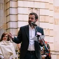 Galán lanzó advertencia por ataques con flechas contra Policía en Bogotá