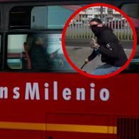 Joven se grabó manejando bicicleta en carril de Transmilenio