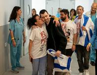 Los rehenes liberados de Israel inician un largo camino hacia la recuperación