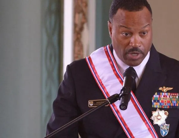 El retiro anticipado del almirante Holsey, un anuncio en medio de la crisis en el Caribe