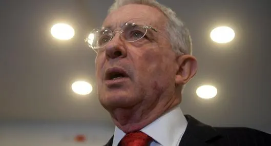 A Álvaro Uribe Vélez le abrieron indagación por posible candidatura al Senado