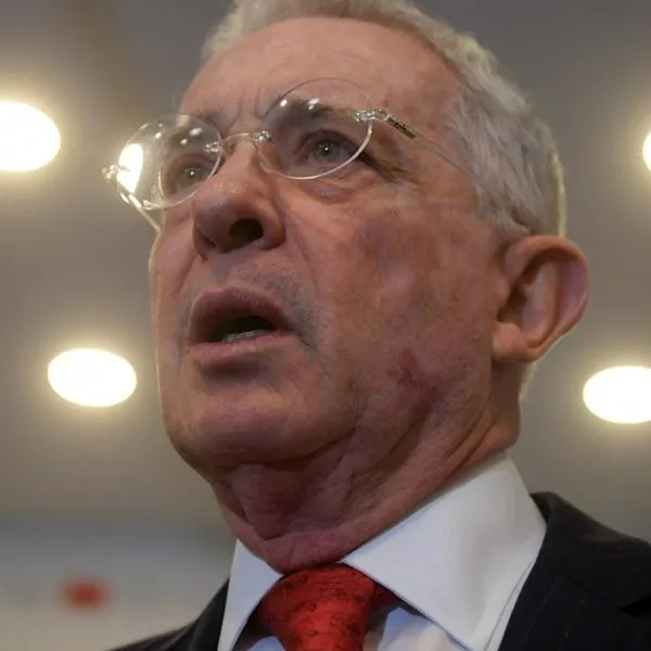 A Álvaro Uribe Vélez le abrieron indagación por posible candidatura al Senado