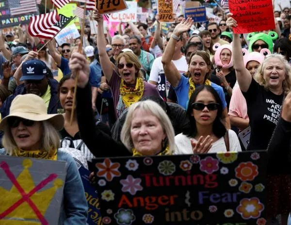 'No Kings' convoca a los estadounidenses a manifestarse este sábado contra la política interna de Trump