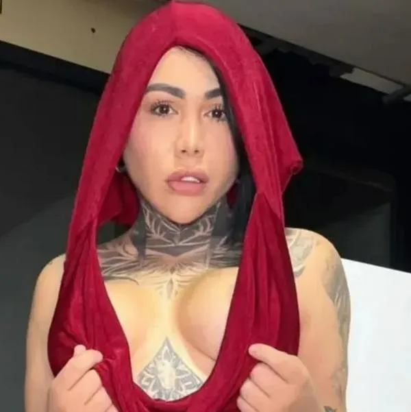 Yina Calderón llegó con la cara pintada a la pelea con Valdiri en el Medplus