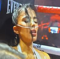 Karina García terminó con xígeno en la pelea contra Karely Ruiz en Bogotá