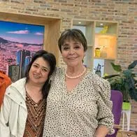Consuelo Cepeda (der.) durante su paso en RCN. Actualmente, a sus 72 años, está buscando empleo