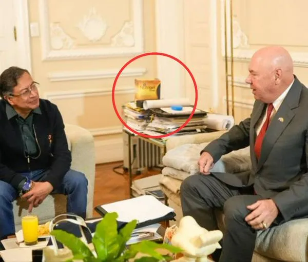 Oficina de Petro: fotos muestran detalle sobre documentos, cobijas y cajas