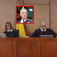 La inesperada caída durante lectura de fallo a Uribe: se paró todo de una