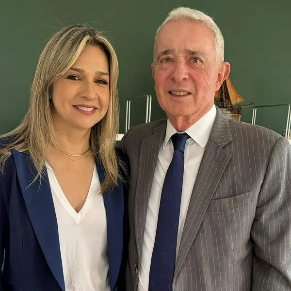 Vicky Dávila celebró con euforia la absolución de Álvaro Uribe en Colombia