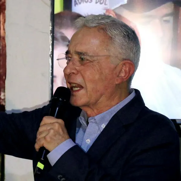 ¿Álvaro Uribe va como fórmula vicepresidencial? Centro Democrático aclara