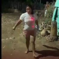 Magdalena hoy: mujer casi apuñala a su esposo y a policía, pero la controlaron