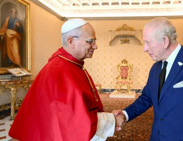 Carlos III y el papa León celebrarán la primera oración conjunta: un gesto sin precedentes en 500 años