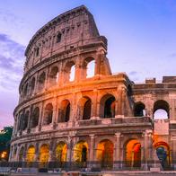 Video: rata interrumpió romántica cena de pareja frente a Coliseo de Roma