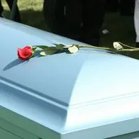 Hombre fingió su muerte para ver quiénes iban a su funeral: hubo sorpresa