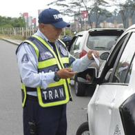 Agentes de Tránsito ya no podrá multar a conductores por estos documentos