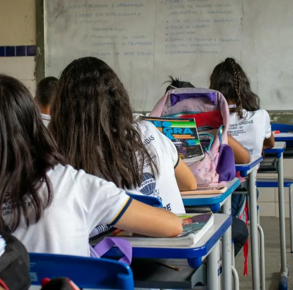 ¿Cuándo salen a vacaciones los colegios públicos en 2025 en Colombia? Fechas