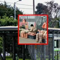 Video muestra a estación de Transmilenio convertida en plaza de mercado