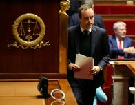 El "impuesto Zucman" a los ultrarircos divide la Asamblea y deja el futuro del Gobierno en la balanza